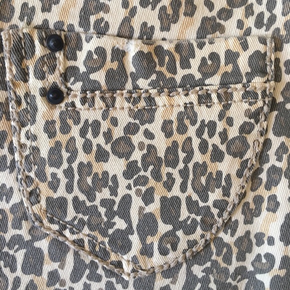 Animal Print Shorts - Picture 5 of 7